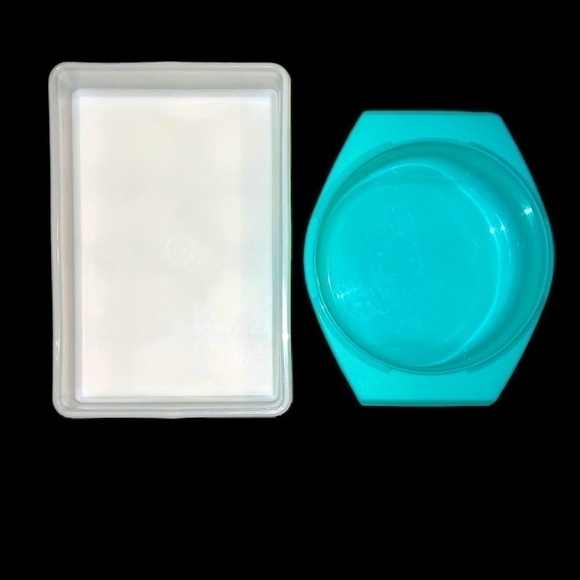 VINTAGE Tupperware Replacement Lot Cake Taker Fruit & Veggie Bowl Two Containers - Picture 2 of 5